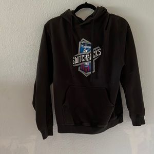 Black switchbacks sweatshirt